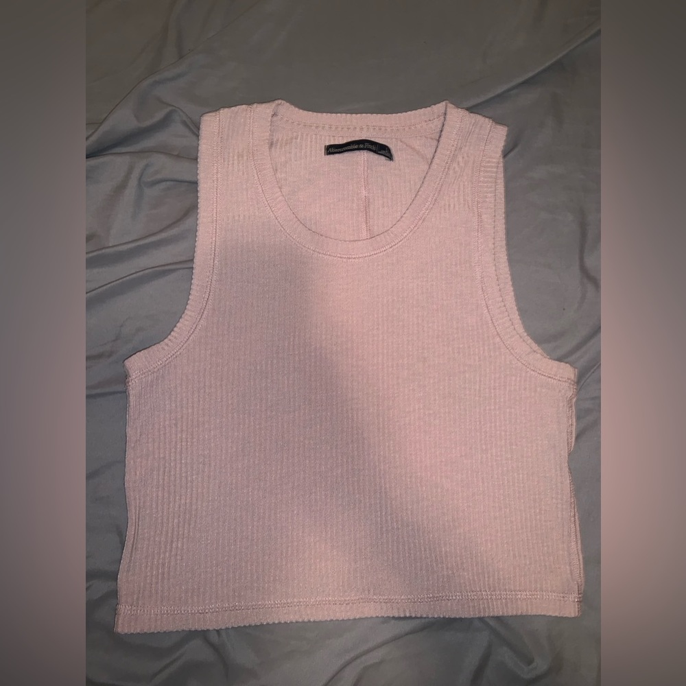 A&F PINK RIBBED CROP